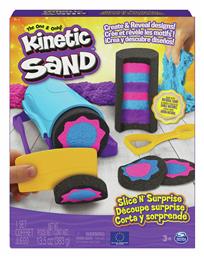 Spin Master Παιχνίδι Κατασκευών με Άμμο Kinetic Sand Slice N’ Surprise Set για Παιδιά 3+ Ετών από το BlablaToys